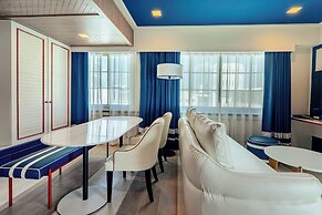 The Cruise Hotel