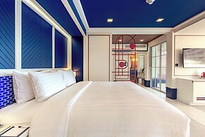 The Cruise Hotel