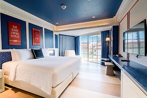 The Cruise Hotel