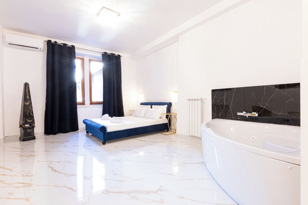 Il Monastero Collection