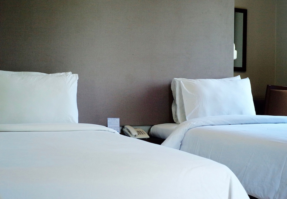 J Park Hotel