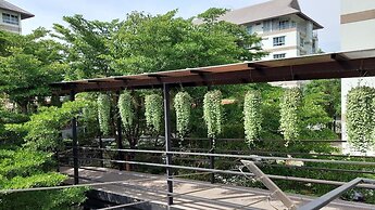 J Park Hotel