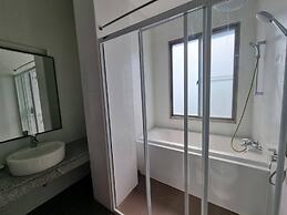 J Park Hotel