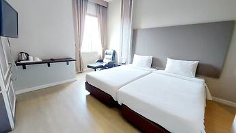 J Park Hotel