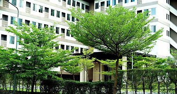 J Park Hotel