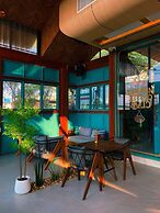 J Park Hotel