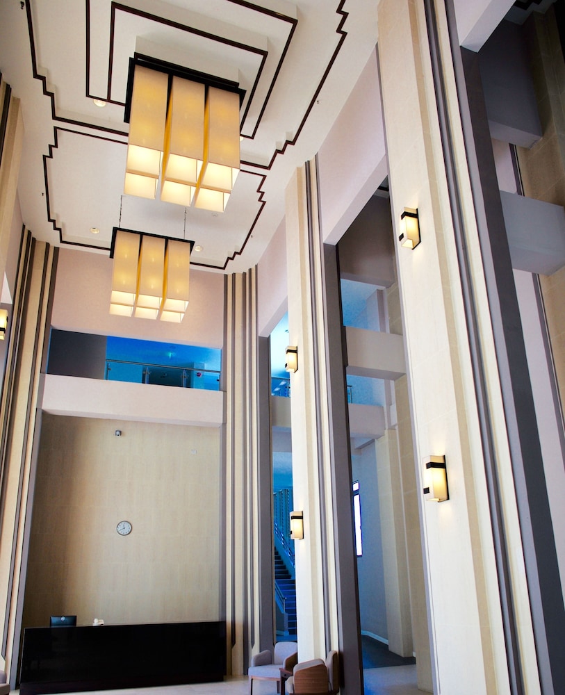 J Park Hotel