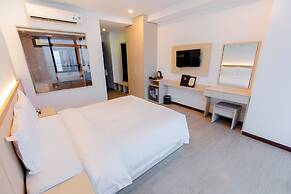 Lunar Hotel Danang