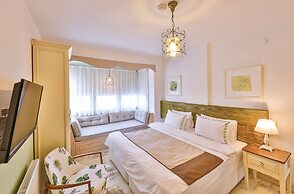 Palas Alacati - Adults Only
