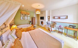 Palas Alacati - Adults Only