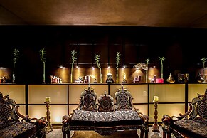 Mops Hotel and Spa
