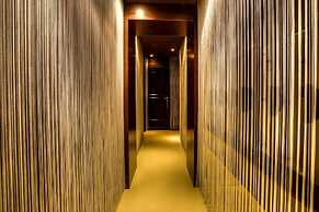 Mops Hotel and Spa