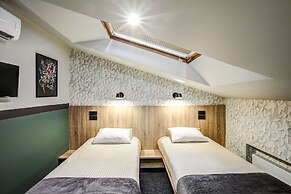 Mops Hotel and Spa