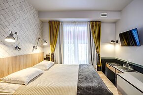 Mops Hotel and Spa