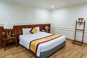 Tu Son Luxury Hotel