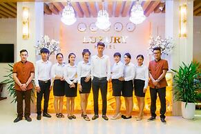 Tu Son Luxury Hotel