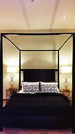 La Isabela Suites