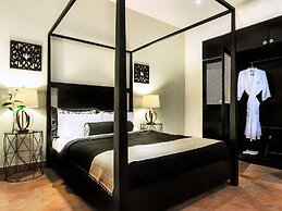 La Isabela Suites