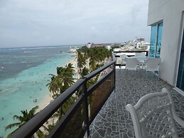 Kristhal Plaza