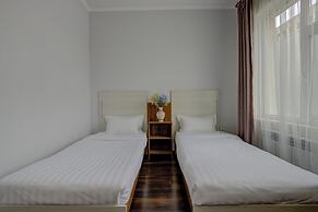 Shah Palace Hotel