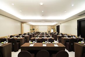 Clove Hotel