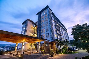 Clove Hotel