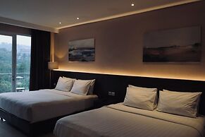 Clove Hotel