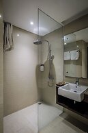Clove Hotel