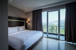 Clove Hotel