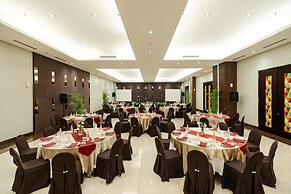 Clove Hotel