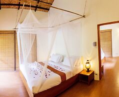 Anurak Community Lodge
