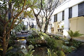 99 The Heritage Hotel