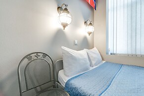 15 Rooms
