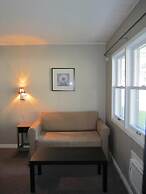 Balm Beach Resort & Motel