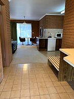 Kingswood Motel