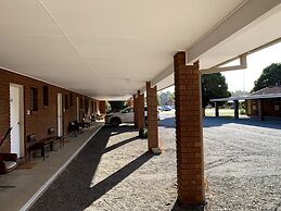 Kingswood Motel