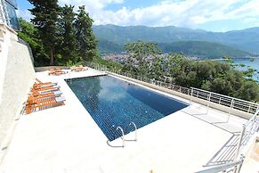 Apartments Aqua