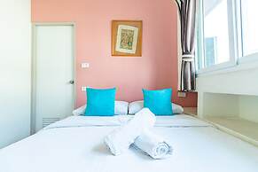 Sleep Dee Hostel