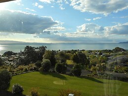 Te Aputa Lodge