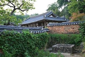 Yi Jin-rae's Historic House