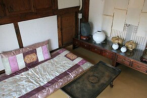 Yi Jin-rae's Historic House