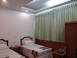 Paragon Hotel