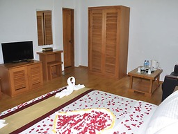Paragon Hotel
