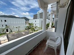 Break Point Patong Hotel