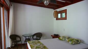 Playa Bluff Hotel
