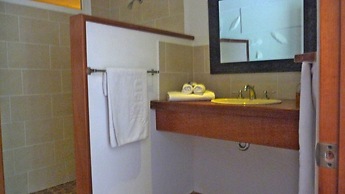 Playa Bluff Hotel