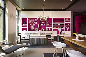 Moxy Aberdeen Airport