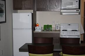 Crossroads Inn & Suites