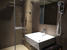 Open Room Hotel