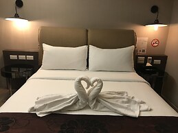 Open Room Hotel